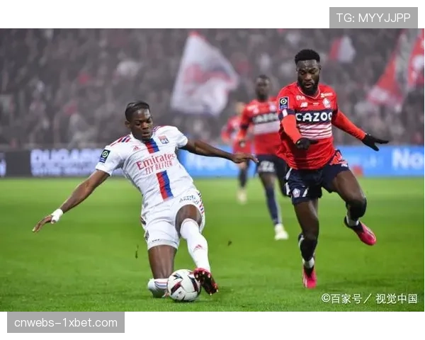 通讯：从争议判罚到绝杀庆祝，镜头记录洛里昂与克莱蒙的保级关键战